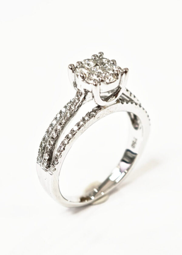 750 White Gold Diamond Ring