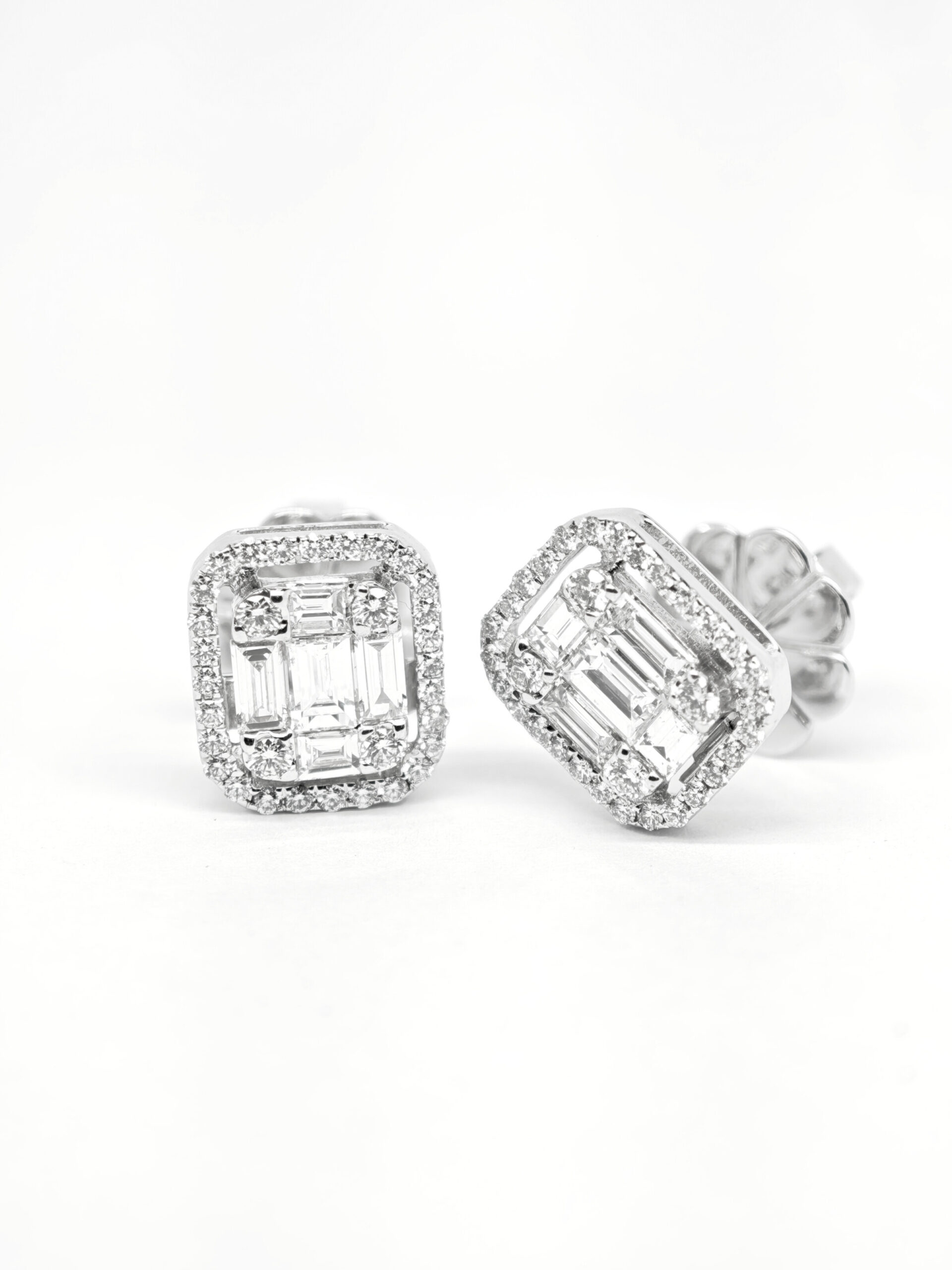 18K White Gold Diamond Earstud