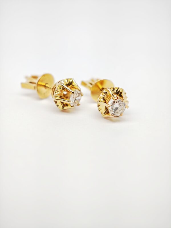18K Yellow Gold 6 Claw Diamond Earstud