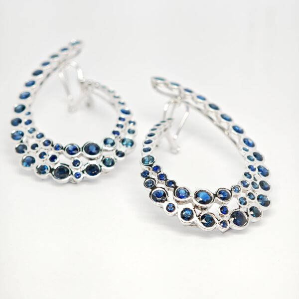 18K White Gold Blue Sapphire Earring