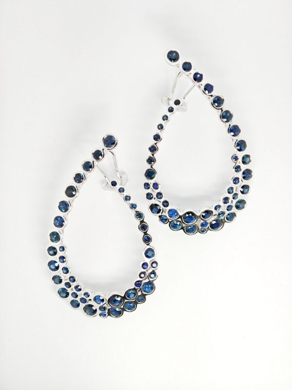 18K White Gold Blue Sapphire Earring