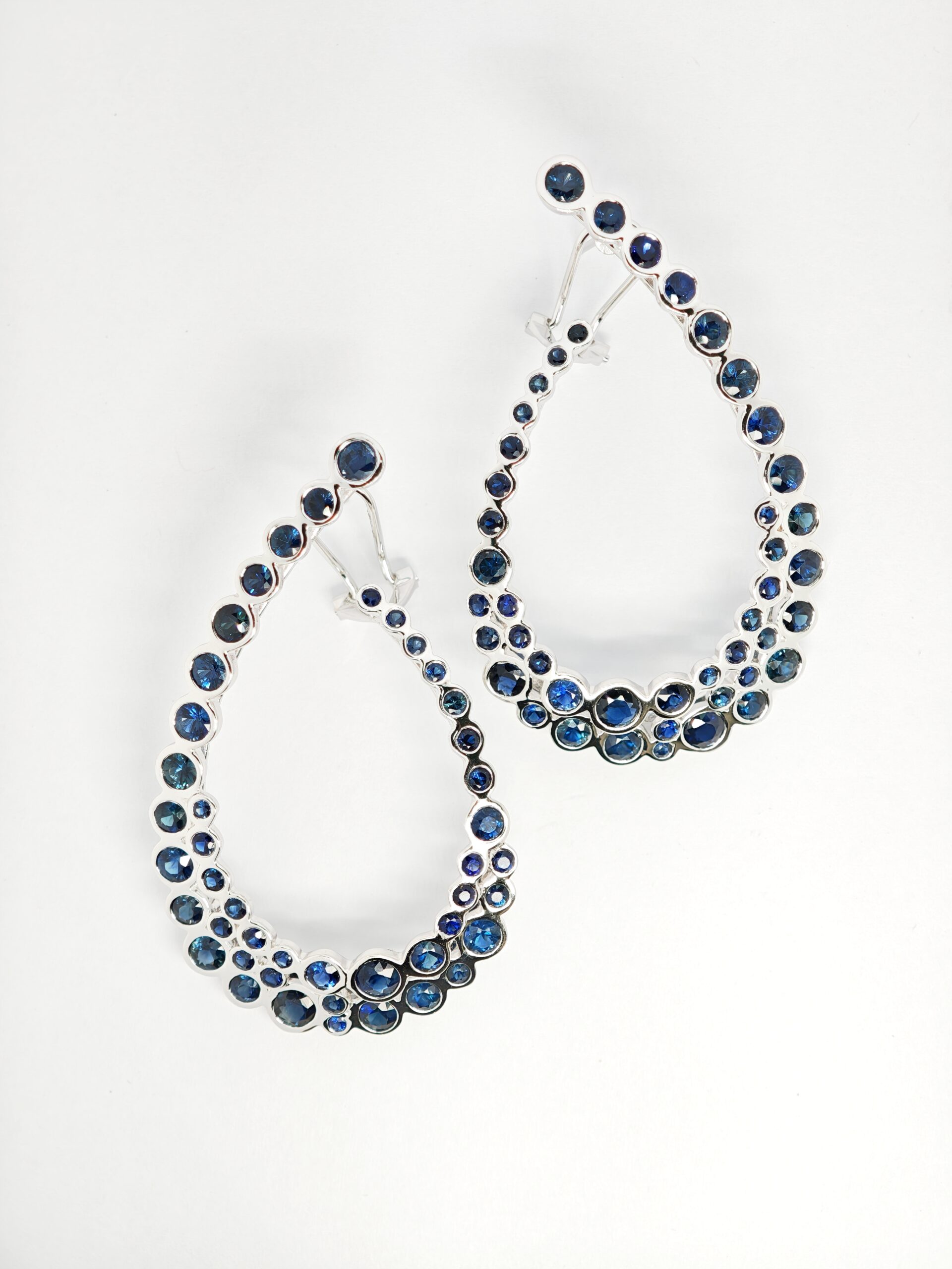 18K White Gold Blue Sapphire Earring