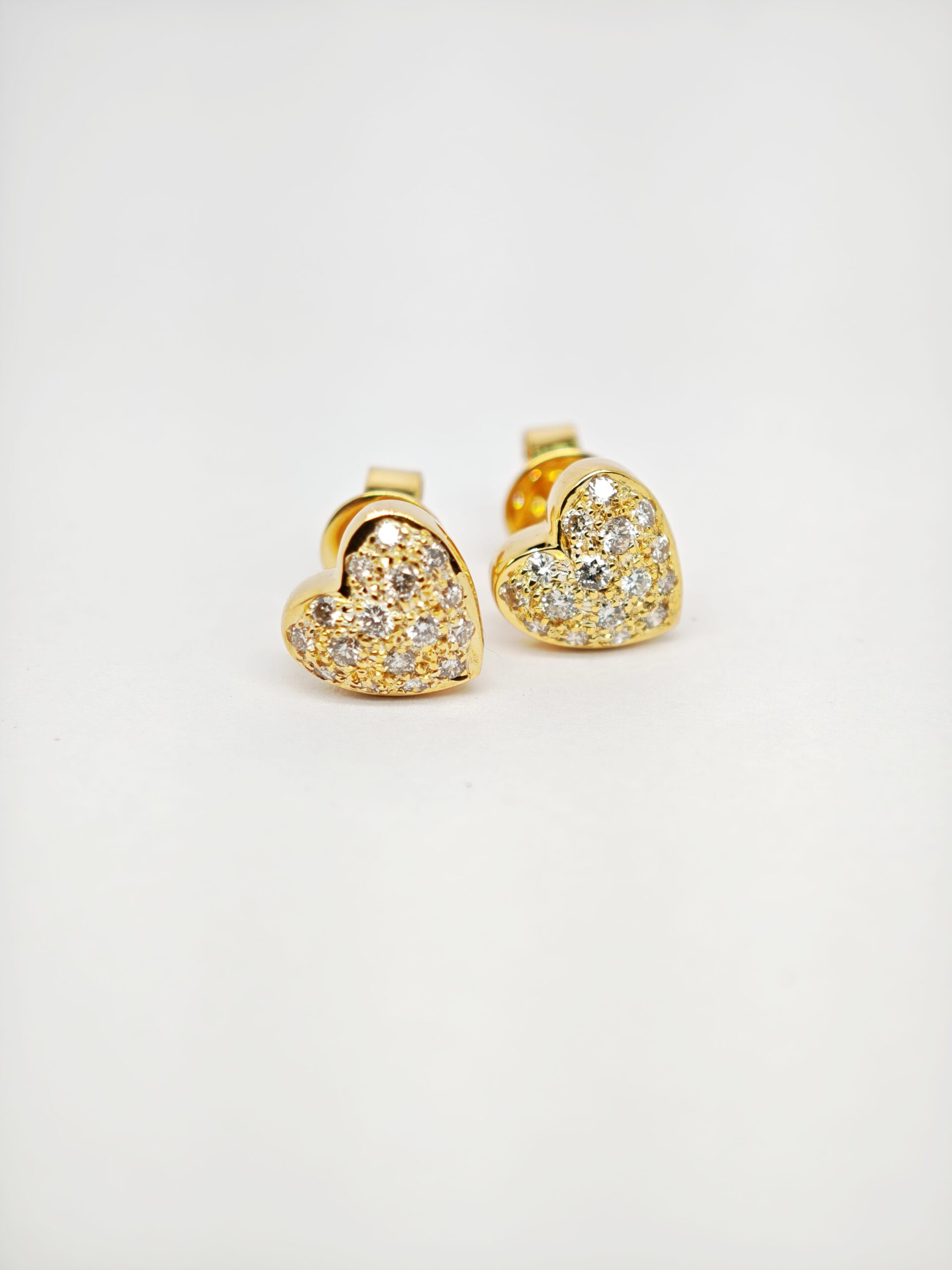 20K Yellow Gold Diamond Earstud