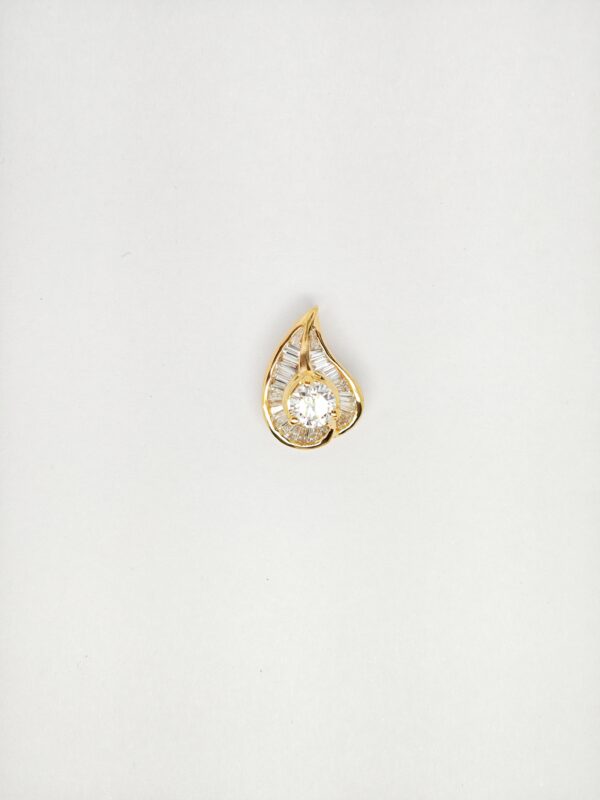 20K Yellow Gold Diamond Pendant