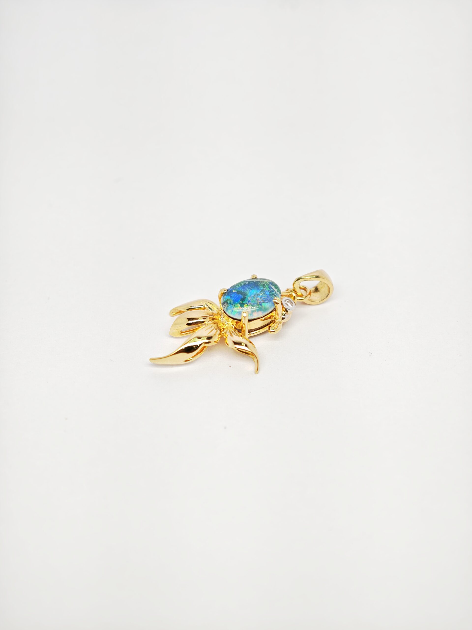 20K Yellow Gold Diamond & Opal Pendant
