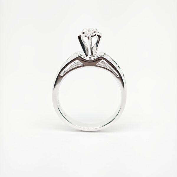 14K White Gold Diamond Ring