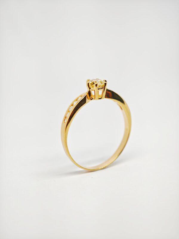 20K Yellow Gold Diamond Ring