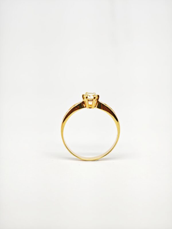 20K Yellow Gold Diamond Ring