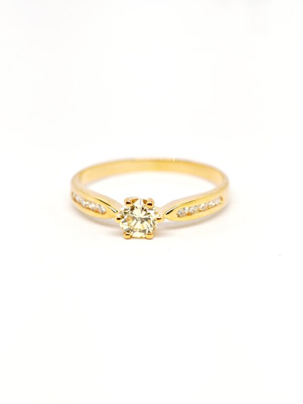 20K Yellow Gold Diamond Ring