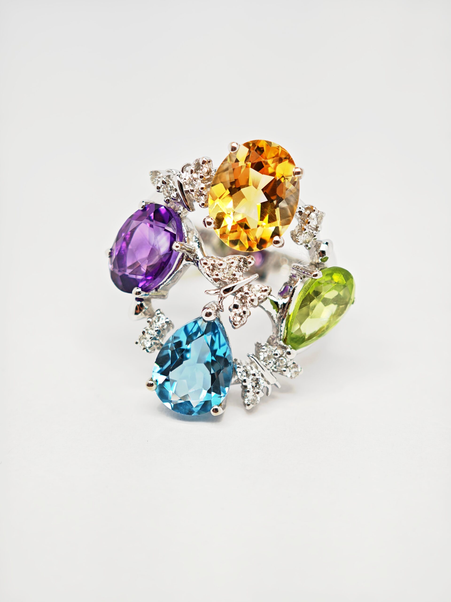 18K White Gold Diamond & Semi Preciou Stone Ring
