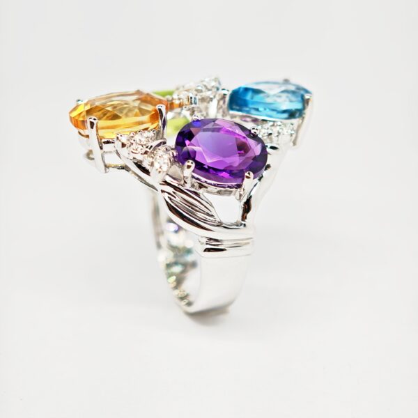 18K White Gold Diamond & Semi Preciou Stone Ring