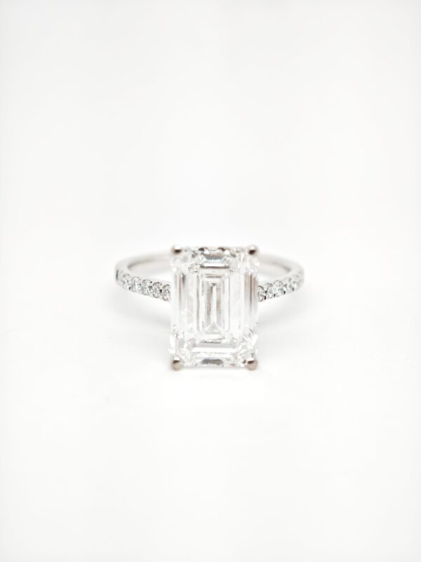 18K White Gold LG Ring