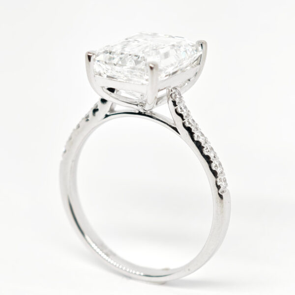 18K White Gold LG Ring