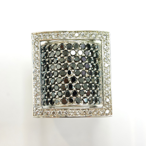 18K White Gold Diamond Ring