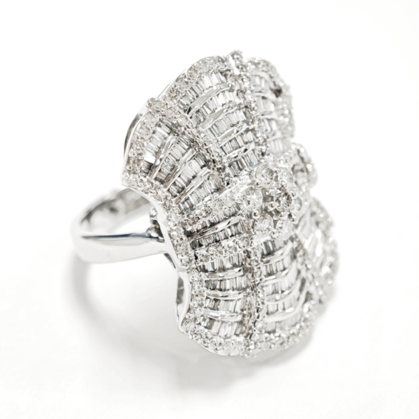 18K White Gold Diamond Ring