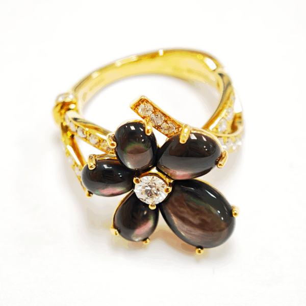 18K Yellow Gold Diamond & Mother of Pearl Ring 'Mauboussin'