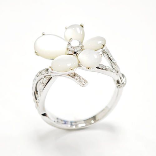 18K White Gold Diamond & Mother of Pearl Marked Mauboussin Ring