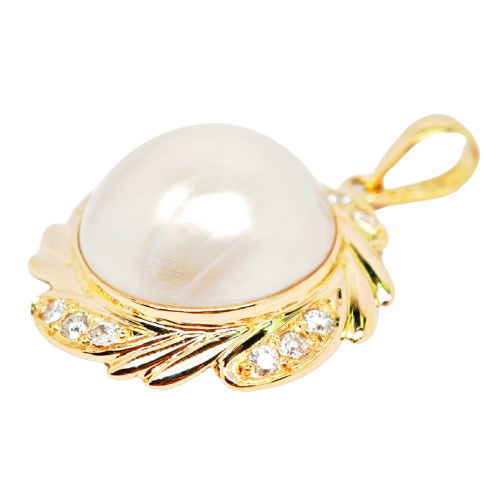 18K Yellow Gold Mother of Pearl & Cubiczieconia Pendant