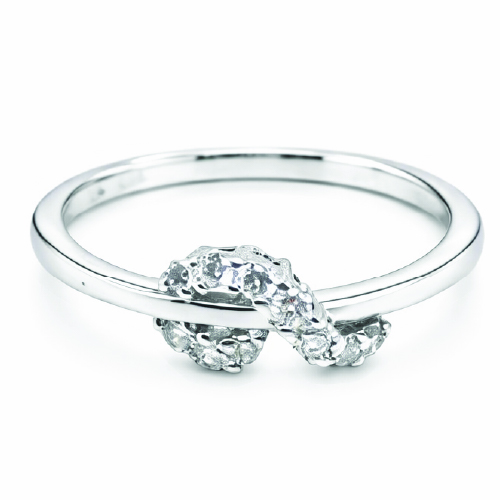 18K White Gold Diamond Ring
