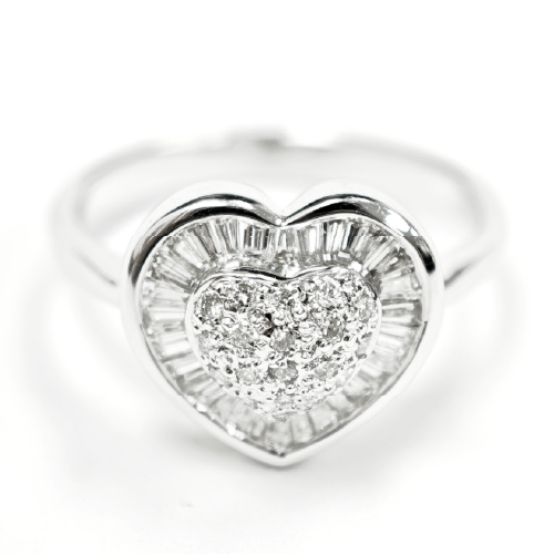 18K White Gold Diamond Ring