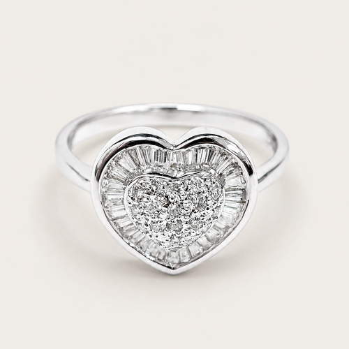 18K White Gold Diamond Ring