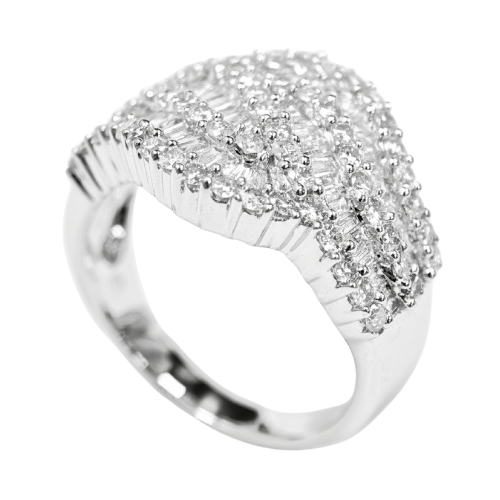 18K White Gold Diamond Ring
