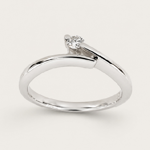 18K White Gold Diamond Ring