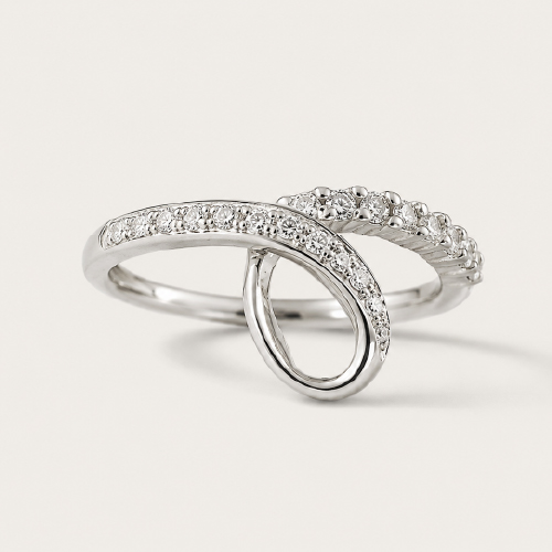18K White Gold Diamond Ring