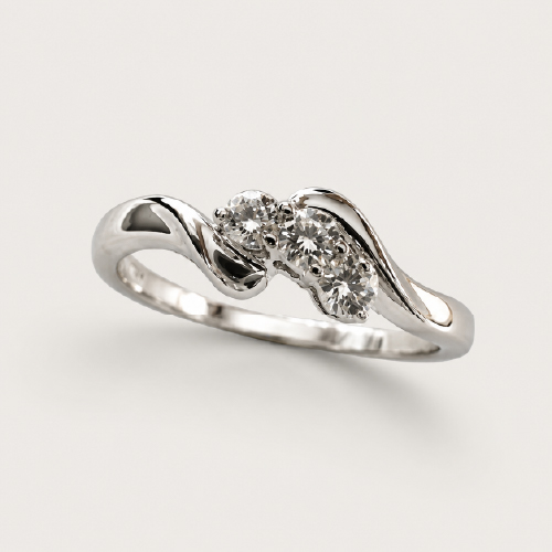 18K White Gold Diamond Ring