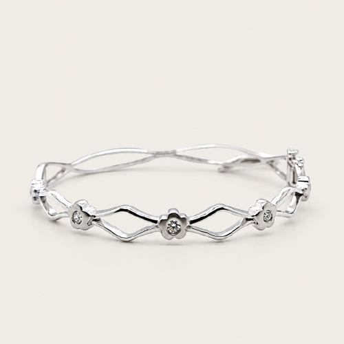 18K White Gold Diamond Bangle