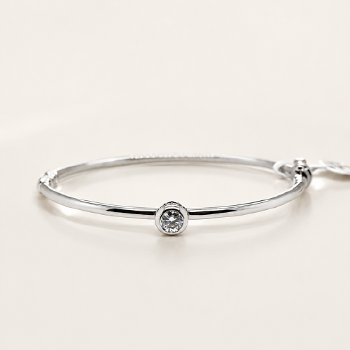 18K White Gold Diamond Bangle