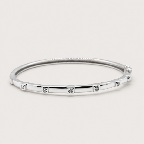 18K White Gold Diamond Bangle