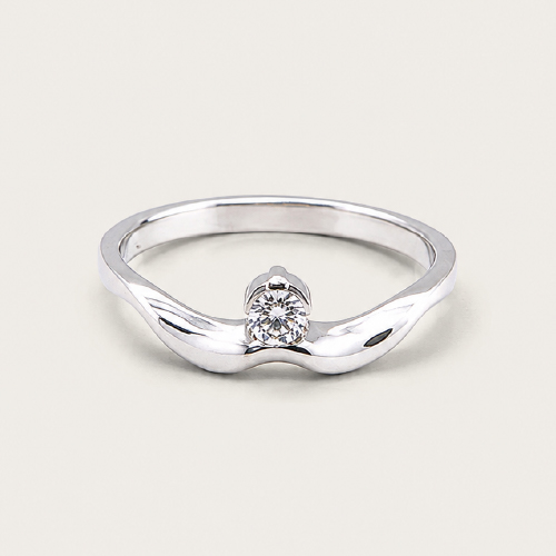 18K White Gold Diamond Ring