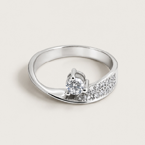18K White Gold Diamond Ring