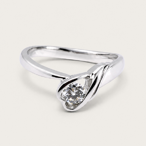 18K White Gold Diamond Ring