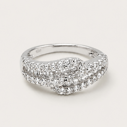 18K White Gold Diamond Ring