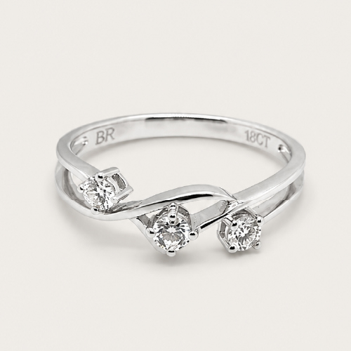 18K White Gold Diamond Ring