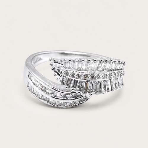 18K White Gold Diamond Ring
