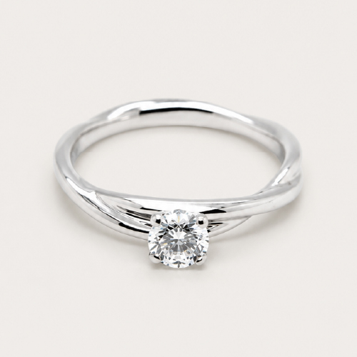 18K White Gold Diamond Ring
