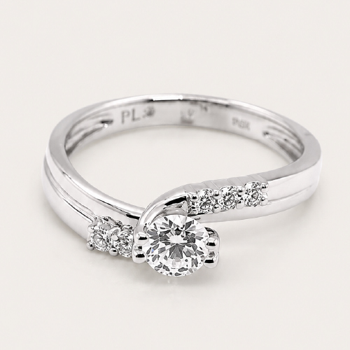 18K White Gold Diamond Ring