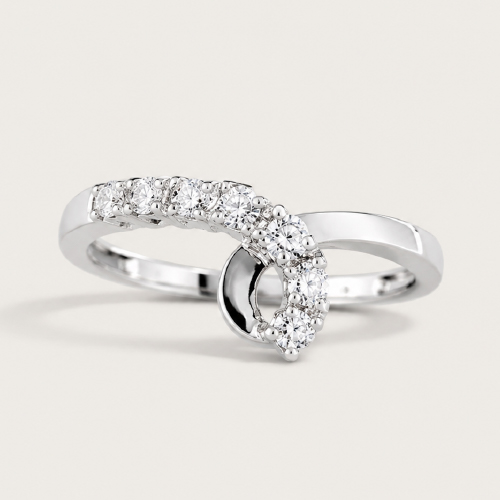 18K White Gold Diamond Ring