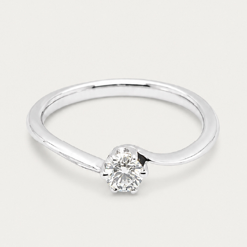 18K White Gold Diamond Ring