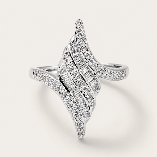 18K White Gold Diamond Ring