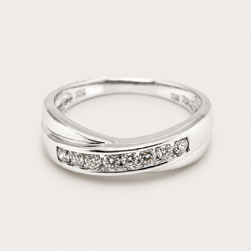 18K White Gold Diamond Ring