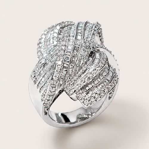 18K White Gold Diamond Ring