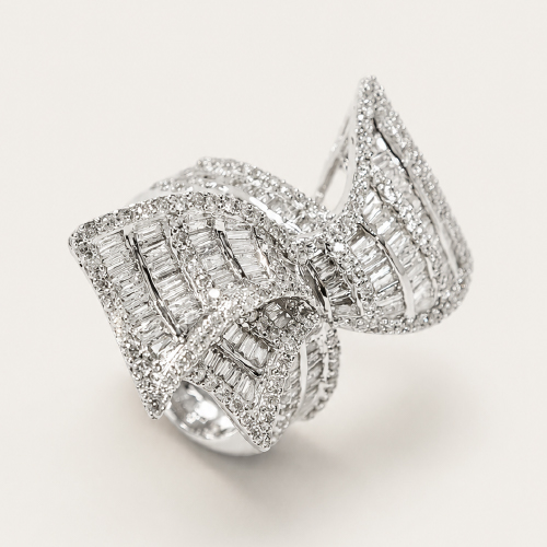 18K White Gold Diamond Ring