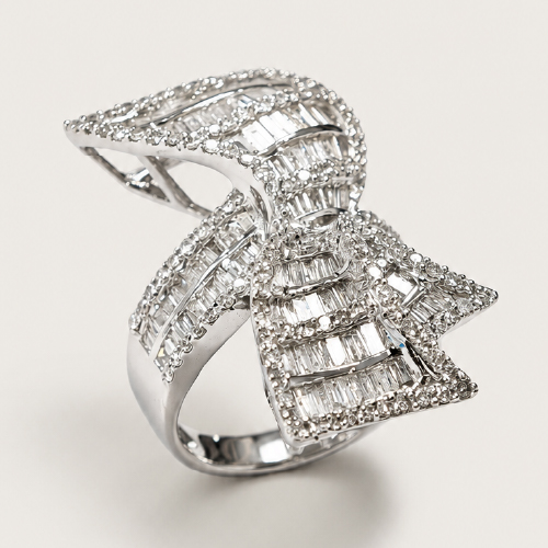 18K White Gold Diamond Ring