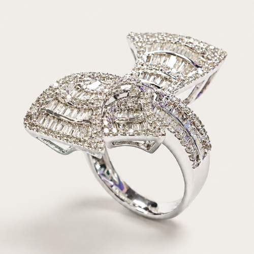 18K White Gold Diamond Ring