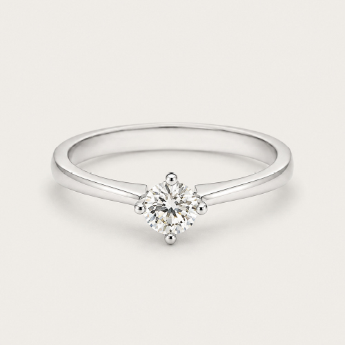 18K White Gold Diamond Ring