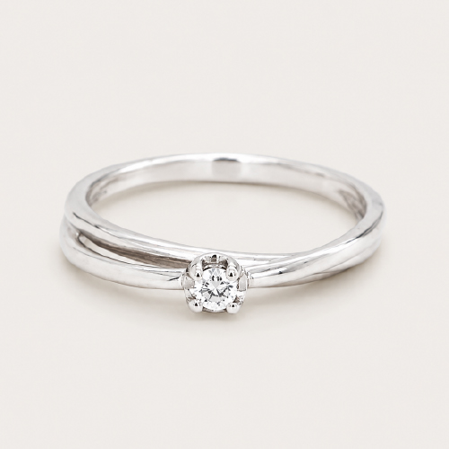 18K White Gold Diamond Ring